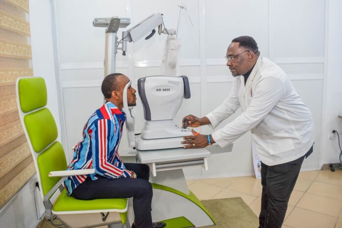 EYE CHECK UP