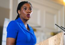 Badenoch Criticises Starmer After UK Prime Minister Announces Resignation