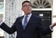 New UK PM Burnham Unveils First Tax Cut as New Cabinet Holds Inaugural Meeting
